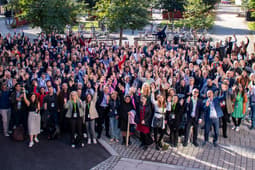 When the international EPNOE conference was first held in Sweden, Mid Sweden University and Sundsvall had the honor of hosting it. This is where all participants gather for the traditional group photo.